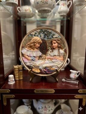 Reco Sandra Kuck Best Friends Sculpted Heirlooms 3D Collector Plate 1st Issue